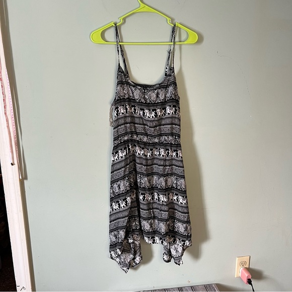 Add string strap over the head summer top. - Picture 5 of 8